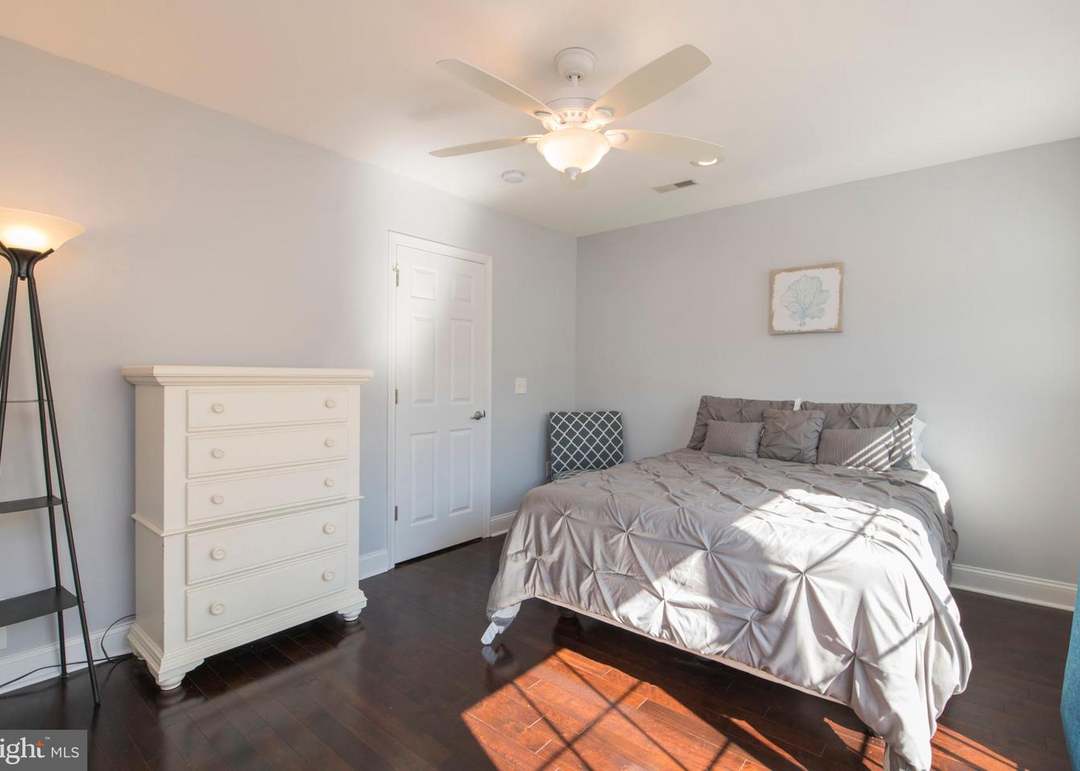 1005 S Dorrance St, Philadelphia, PA 19146