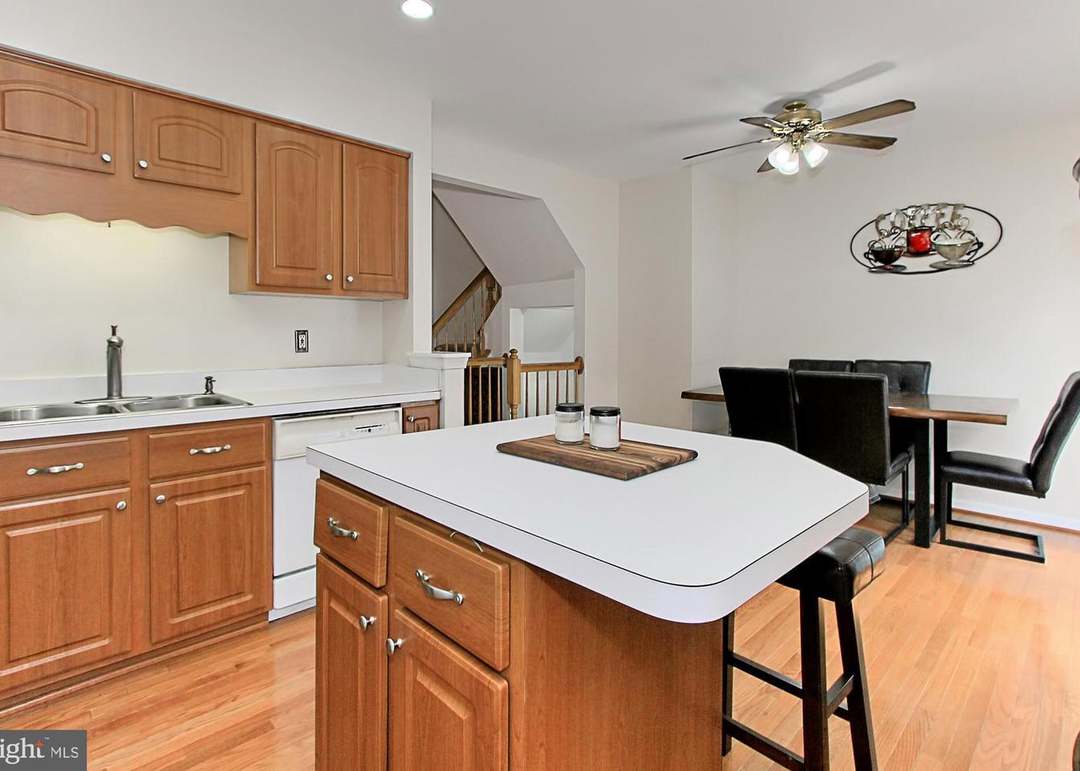 6240 Battalion St, Centreville, VA 20121