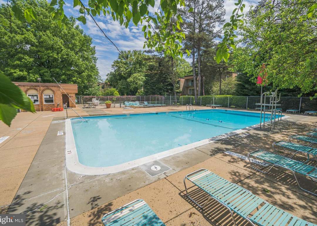 11919 Parklawn Dr Unit T-3, Rockville, MD 20852 | Redfin