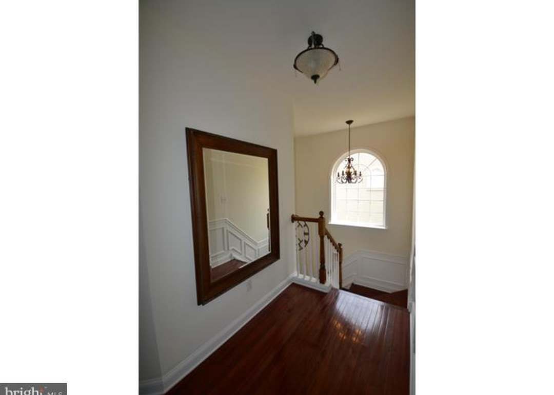3156 Woods Edge Dr, Garnet Valley, PA 19060