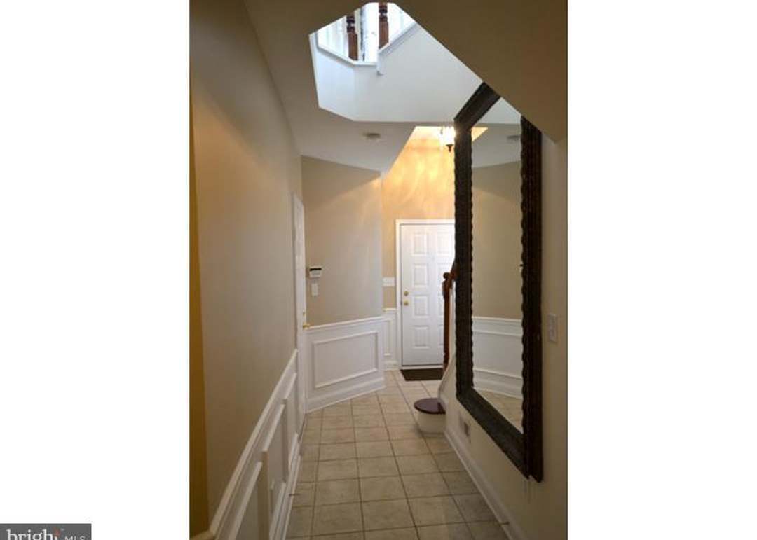 3156 Woods Edge Dr, Garnet Valley, PA 19060
