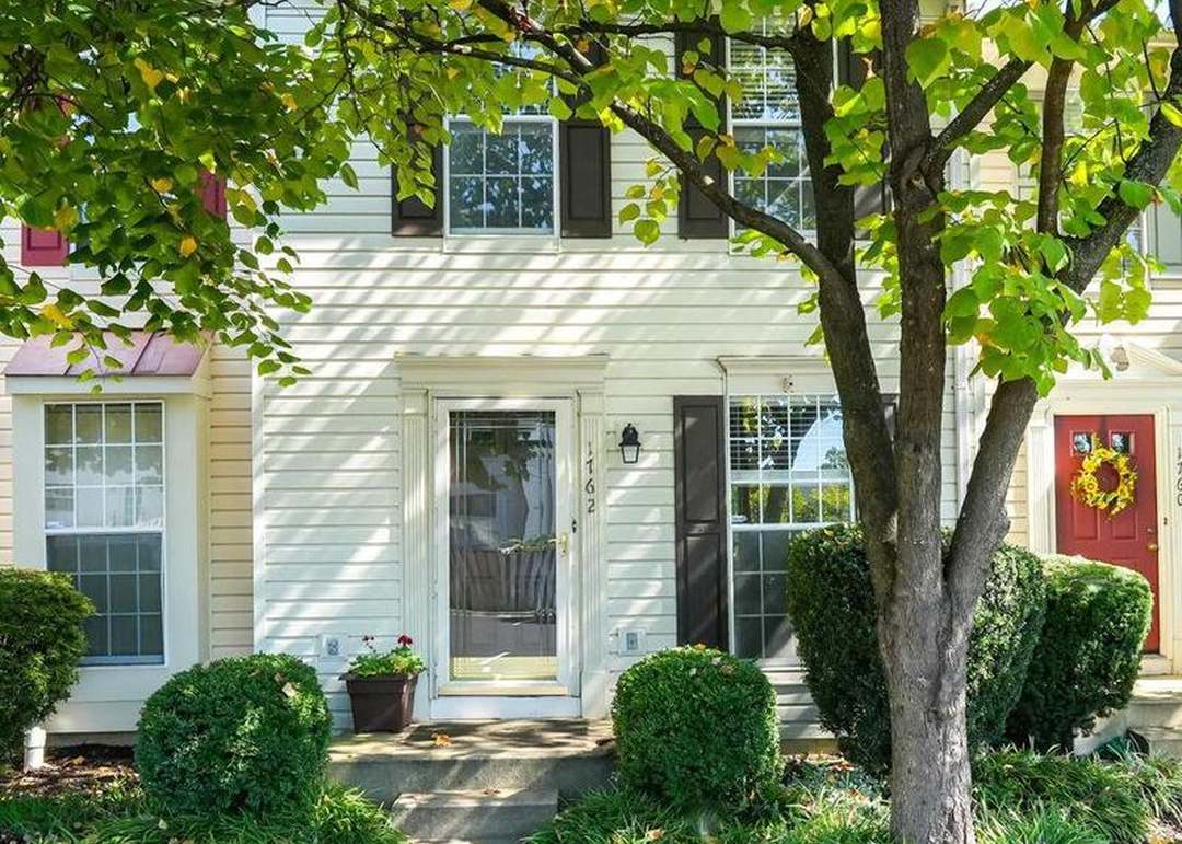 1762 Tiger Lily Cir, Woodbridge, VA 22192 | Redfin