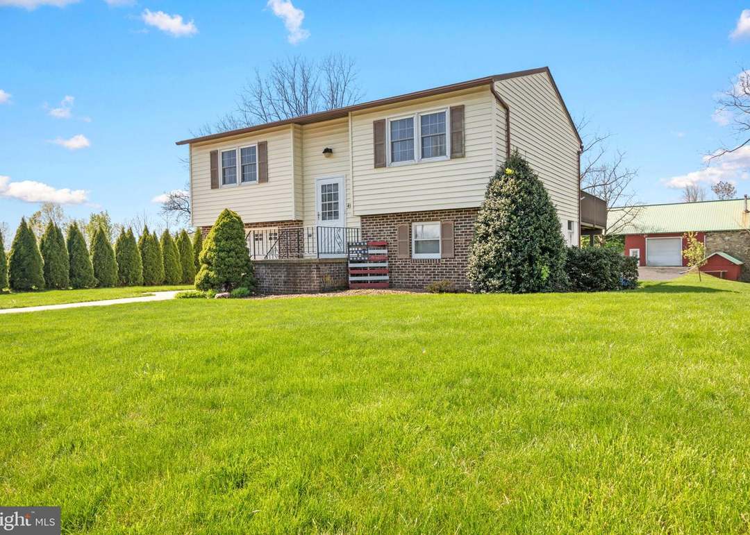 472 Estate Rd, Boyertown, PA 19512