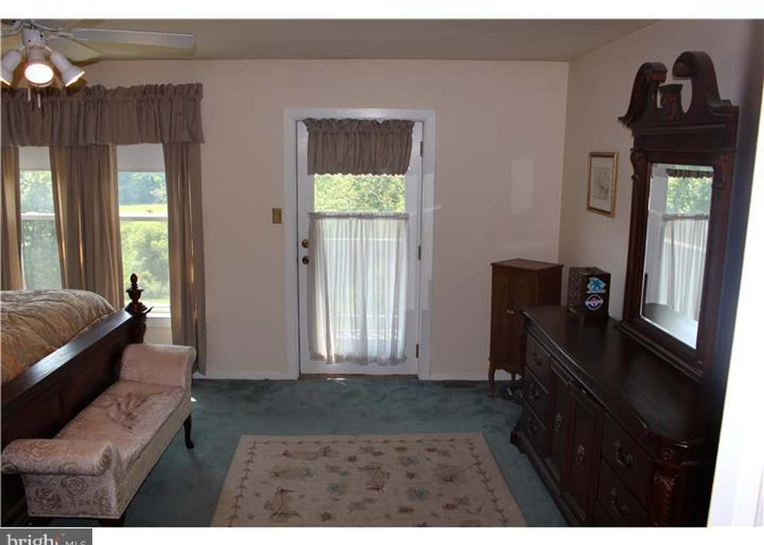 155 Barley Sheaf Dr, East Norriton, PA 19403