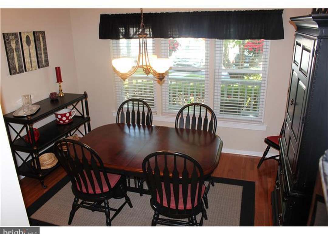155 Barley Sheaf Dr, East Norriton, PA 19403