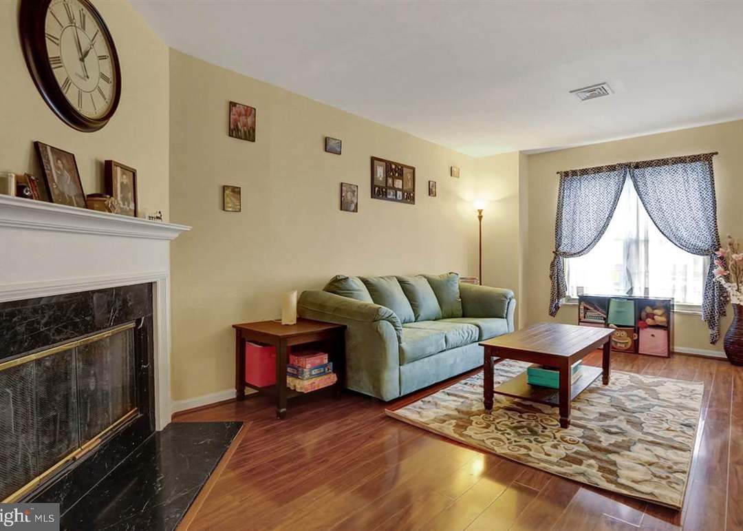 4 Ashburg Dr, Mechanicsburg, PA 17050