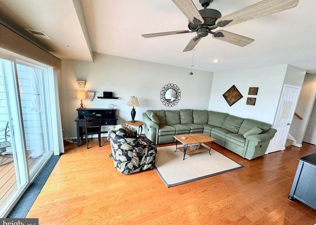 1301 Oyster Cove Dr, Grasonville, MD 21638