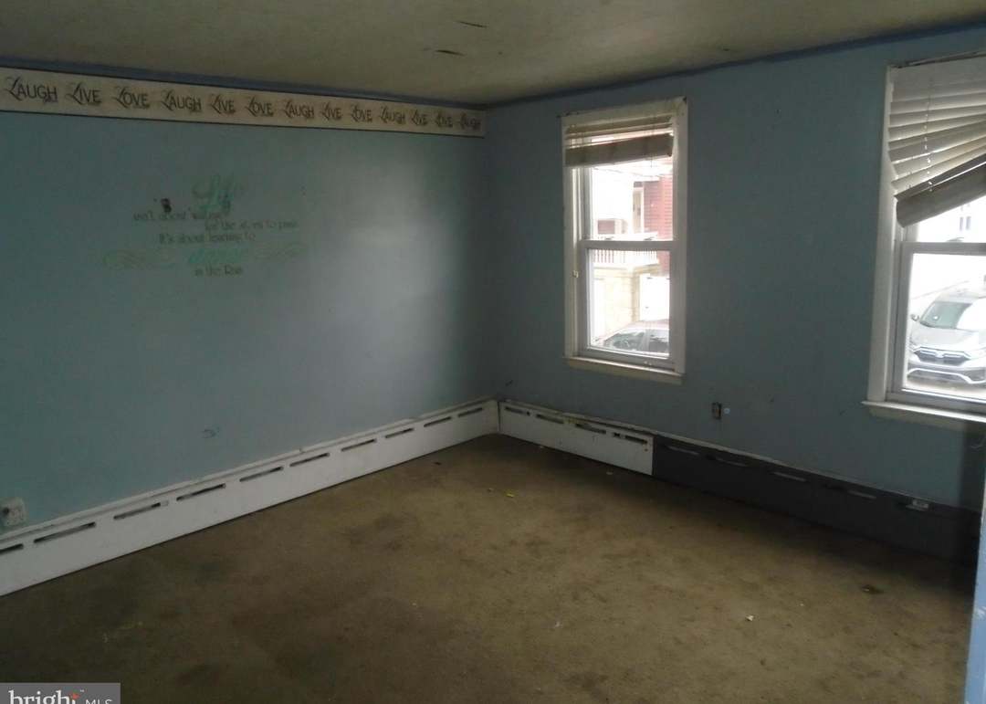 227 Arnot St, Saint Clair, PA 17970