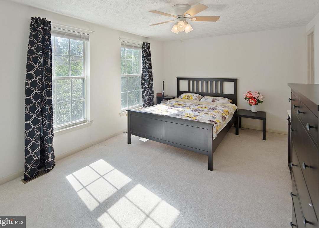 884 Flagler Dr, Gaithersburg, MD 20878
