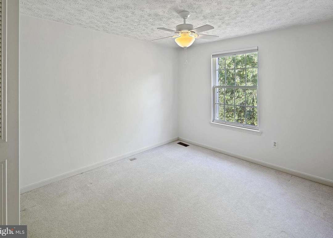 884 Flagler Dr, Gaithersburg, MD 20878