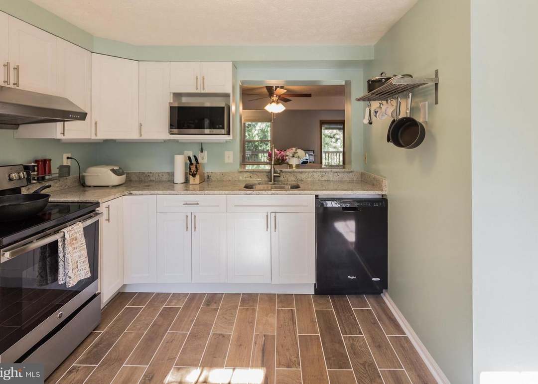 884 Flagler Dr, Gaithersburg, MD 20878