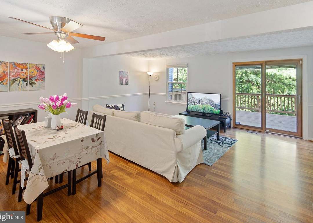 884 Flagler Dr, Gaithersburg, MD 20878