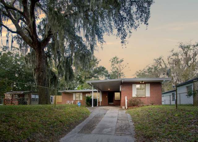 Property at 100 Spring St, St Augustine, FL 32084, 3 beds, 2 baths