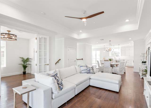 Property at 211 2nd St, St Augustine, FL 32080, 4 beds, 3.5 baths