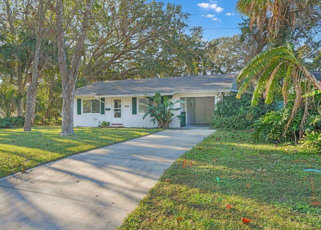 Property at 221 Herada St, St Augustine, FL 32080, 2 beds, 1 bath