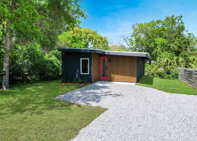Property at 40 Phillips St, St Augustine, FL 32084, 2 beds, 2 baths