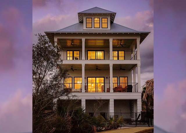 Property at 232 Yacht Harbor Dr, Palm Coast, FL 32137, 4 beds, 3.5 baths
