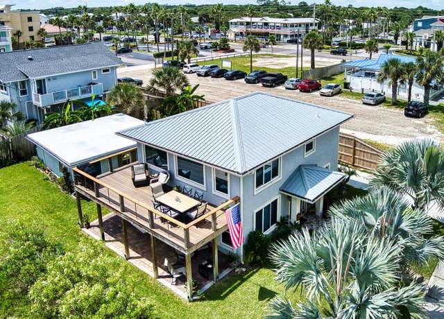 Property at 7 16th St, St Augustine, FL 32080, 2 beds, 2.5 baths
