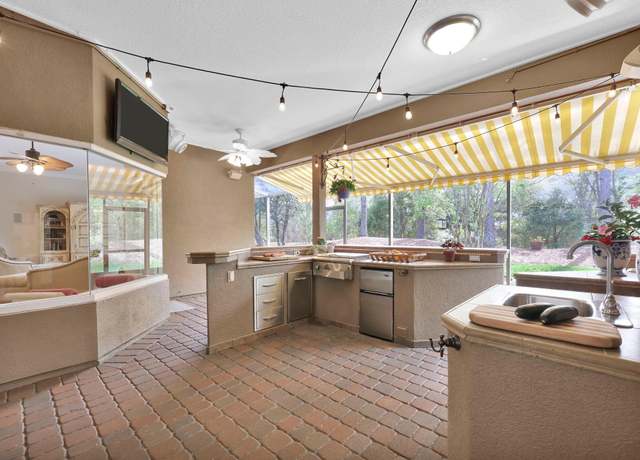 Property at 2269 Cascadia Ct, St Augustine, FL 32092, 4 beds, 2.5 baths