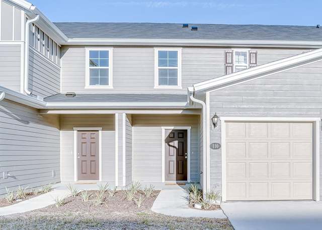 Property at 110 Beach Palm Ct, St Augustine, FL 32086, 2 beds, 2.5 baths