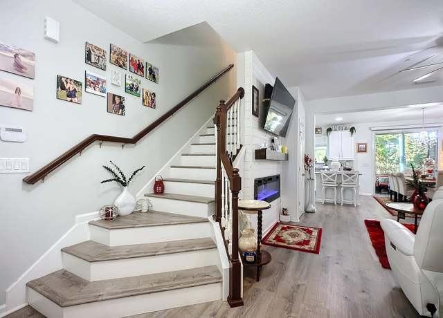 Property at 193 Paradas Pl, St Augustine, FL 32092, 3 beds, 2.5 baths