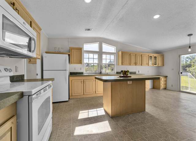Property at 2512 Cactus Wren Ct, St Augustine, FL 32084, 4 beds, 4 baths