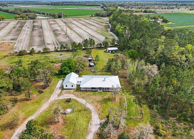 Property at 290 Federal Point Rd, East Palatka, FL 32131, 6 beds, 3 baths