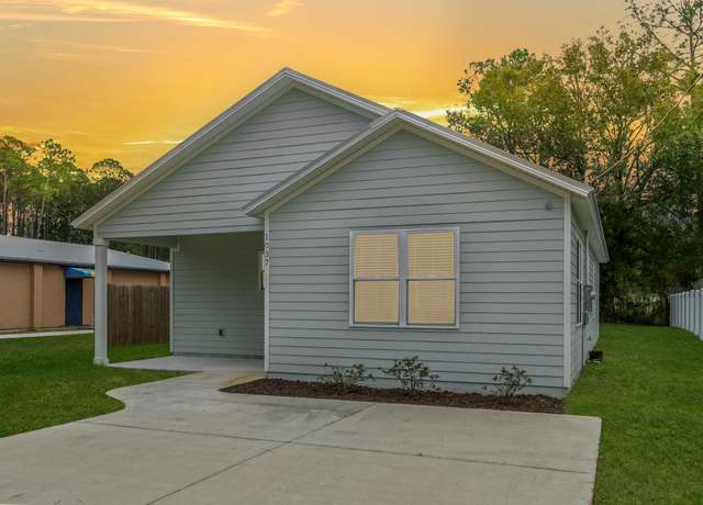 Property at 1037 Pearl St, St Augustine, FL 32084, 3 beds, 2 baths