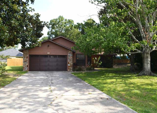 Property at 900 Deer Chase Dr, St Augustine, FL 32086, 4 beds, 2.5 baths