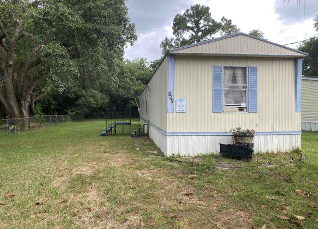 Property at 829 Oakes Ave, St Augustine, FL 32084, 3 beds, 1.5 baths
