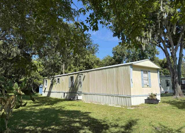 Property at 829 Oakes Ave, St Augustine, FL 32084, 3 beds, 1.5 baths