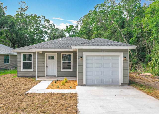 Property at 921 Helen St, St Augustine, FL 32084, 3 beds, 2 baths
