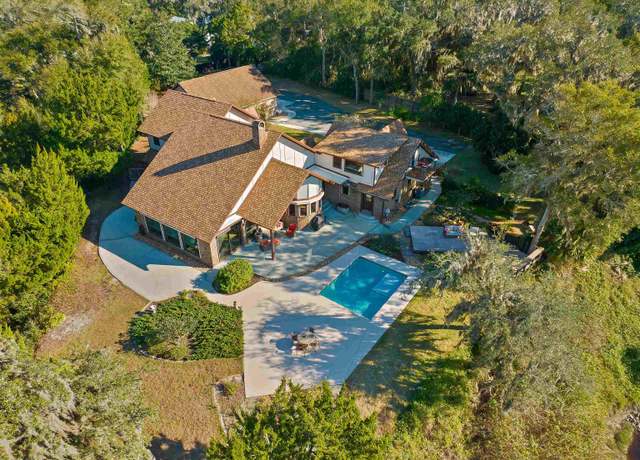 Property at 160 W Genung St, St Augustine, FL 32086, 3 beds, 2.5 baths