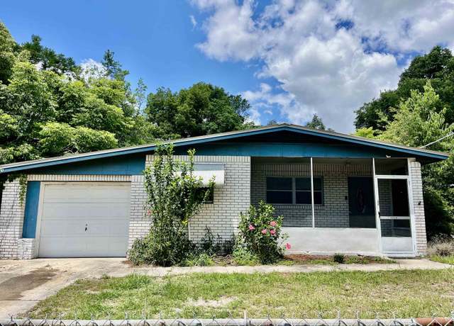 Property at 1906 Roselle Ave, Palatka, FL 32177, 3 beds, 1 bath