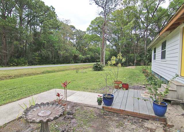 Property at 561 Tart Rd, St Augustine, FL 32984, 2 beds, 1 bath