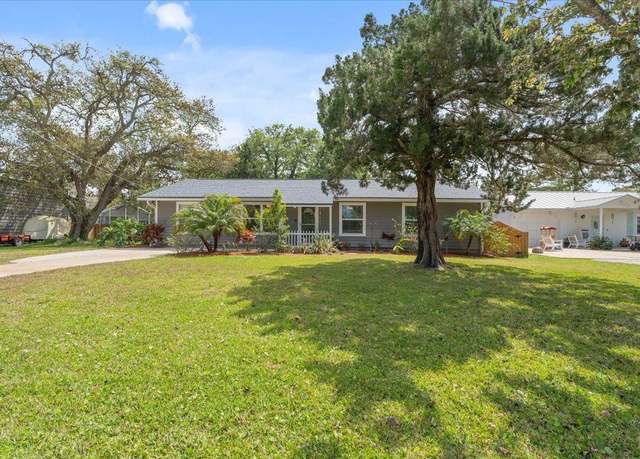Property at 275 Boulevard Des Pins, St Augustine, FL 32080, 3 beds, 2 baths