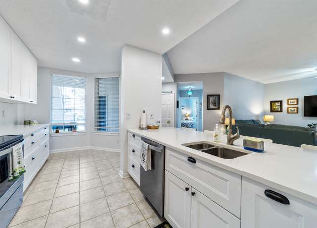 Property at 208 Augusta Cir, St Augustine, FL 32086, 3 beds, 2 baths