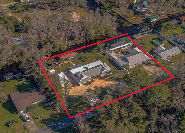 Property at 147 and 151 Park Dr, Satsuma, FL 32189, 6 beds, 5 baths
