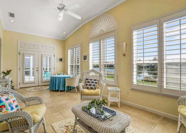 Property at 537 Lakeway Dr, St Augustine, FL 32080, 3 beds, 2 baths