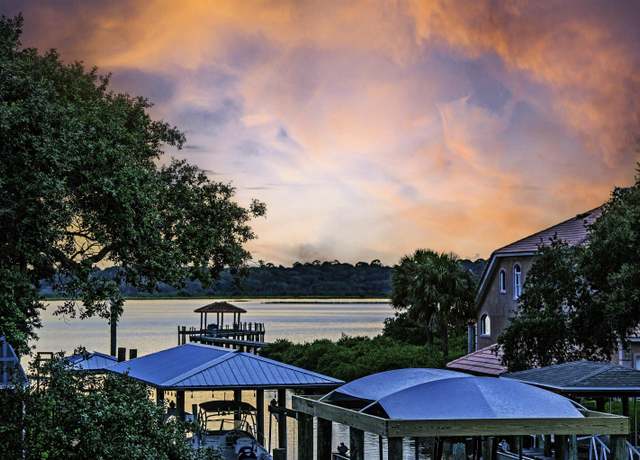 Property at 312 Amelia Ct, St Augustine, FL 32080, 3 beds, 2.5 baths