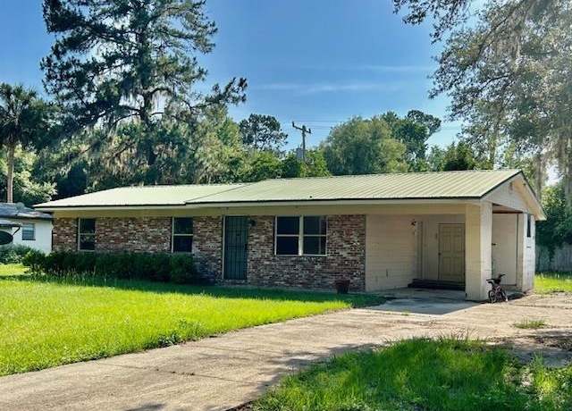 Property at 112 Bellray Dr, Satsuma, FL 32189, 3 beds, 2 baths