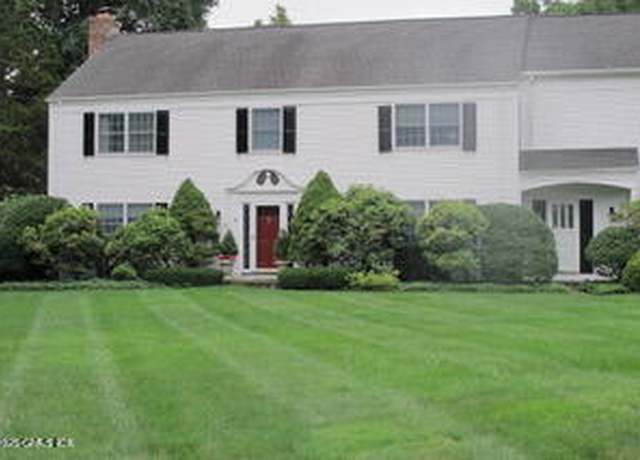 Property at 4 Avon Ln, Greenwich, CT 06830, 5 beds, 3.5 baths