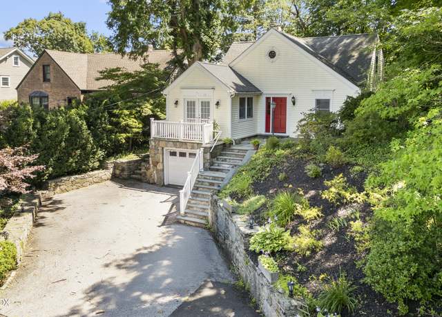 Property at 15 Ridge Rd, Cos Cob, CT 06807, 4 beds, 2 baths