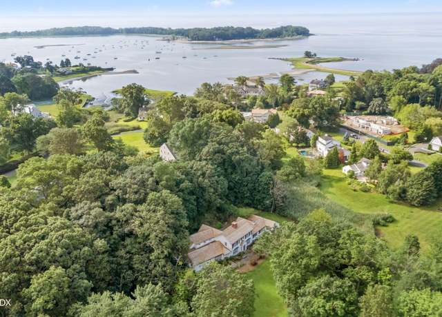Property at 177 Indian Head Rd, Riverside, CT 06878, 4 beds, 3.5 baths