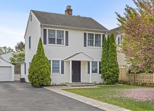 Property at 13 Spezzano Dr, Riverside, CT 06878, 4 beds, 2 baths