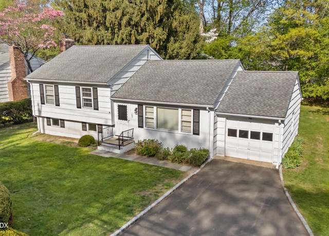 Property at 103 Sheephill Rd, Riverside, CT 06878, 3 beds, 1.5 baths
