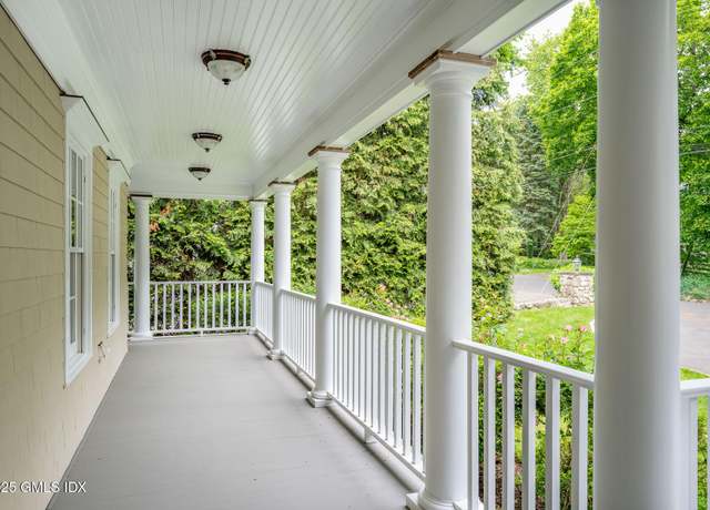 Property at 52 Breezemont Ave, Riverside, CT 06878, 6 beds, 6.5 baths