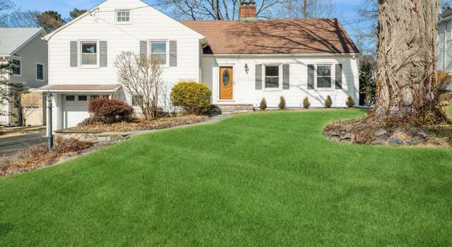 Photo of 19 Bayside Ter, Riverside, CT 06878