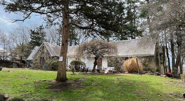 Photo of 27 Richmond Dr, Old Greenwich, CT 06870