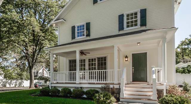 Photo of 10 Heusted Dr, Old Greenwich, CT 06870